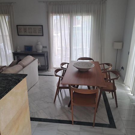 Amorosa Villas 폴리스 외부 사진